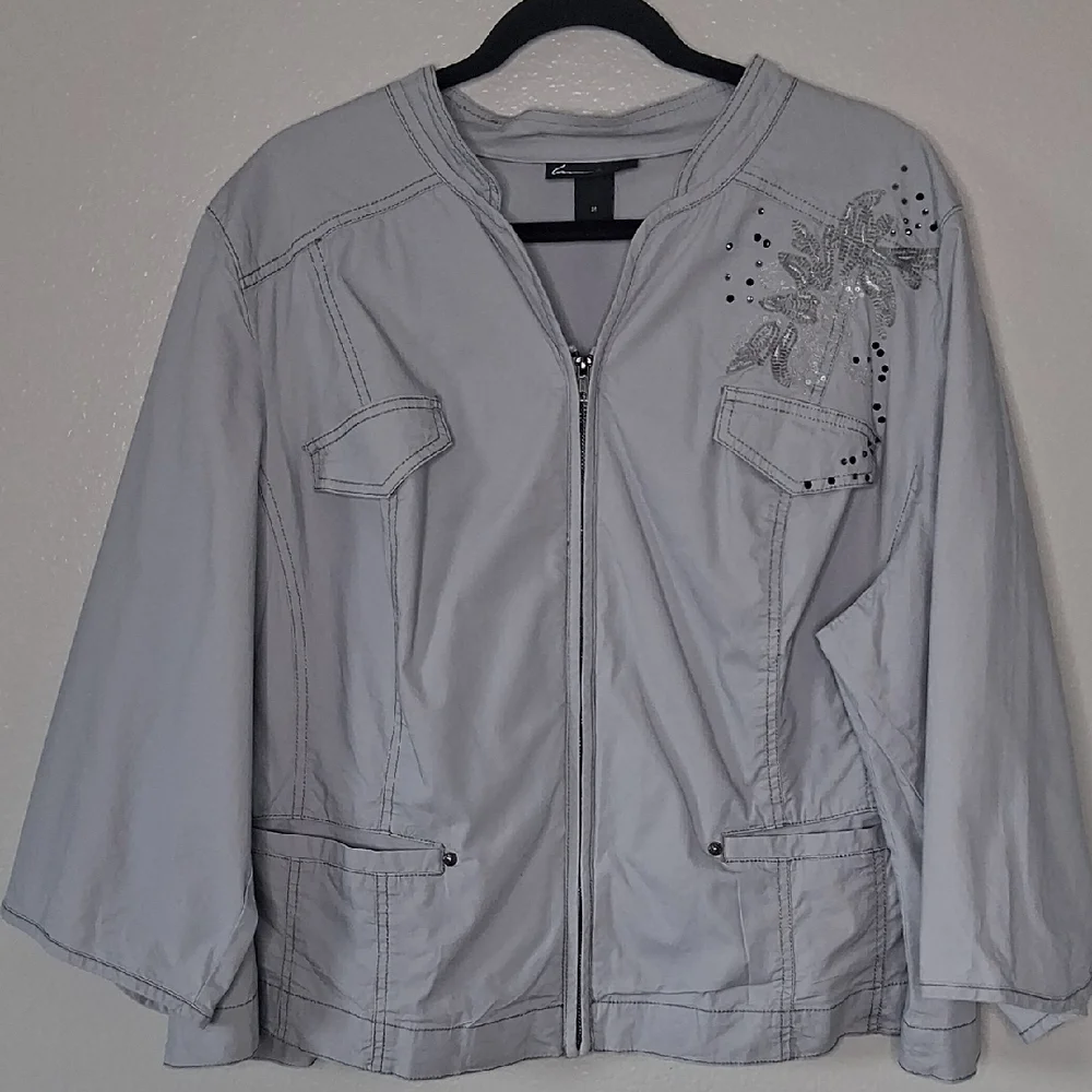 Lane Bryant Lightweight Jacket 3/4 Sleeve Gray Embroidered Plus Size 28